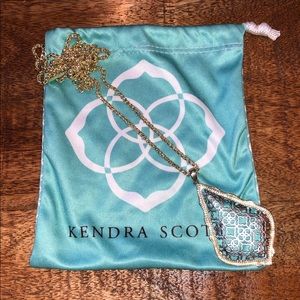 Kendra Scott necklace